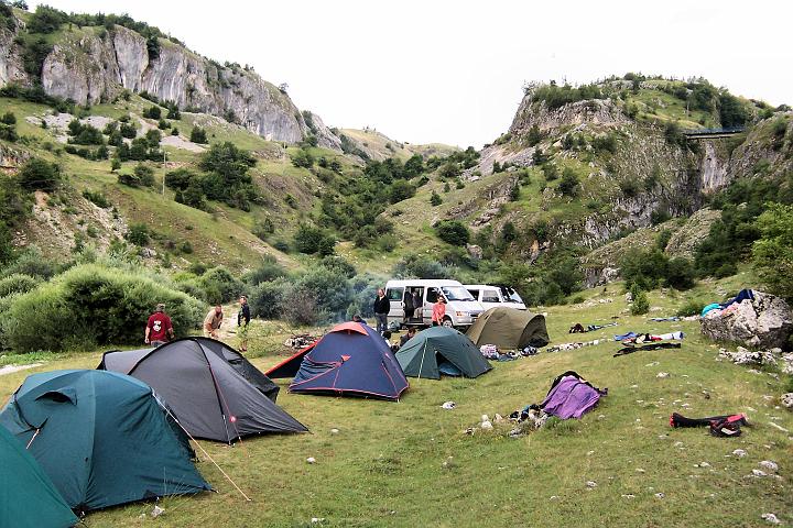 133_6645.JPG - Kemp nad kaňonem Nevidio.