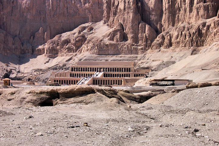 100_9932.JPG - Zádušní chrám královny Hatshepsut.