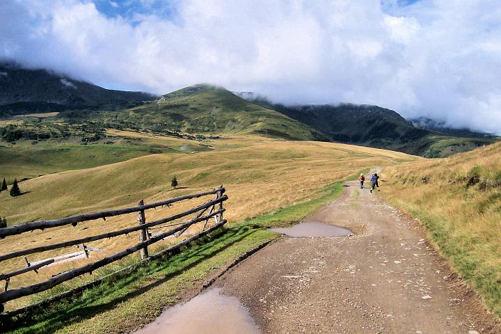 100_4874.JPG - Nástup na Rodnu. Počasí nám přeje.